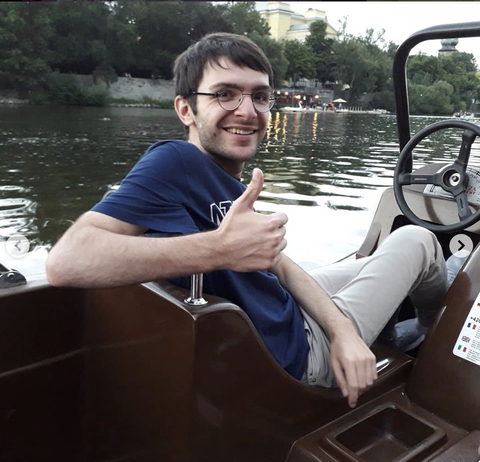 Alexander Fufaev in Prag 2019 auf dem Tretboot