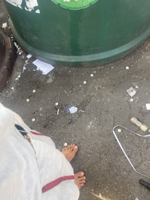 Befuss am Glascontainer