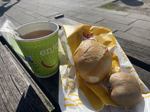 Draußen frühstücken