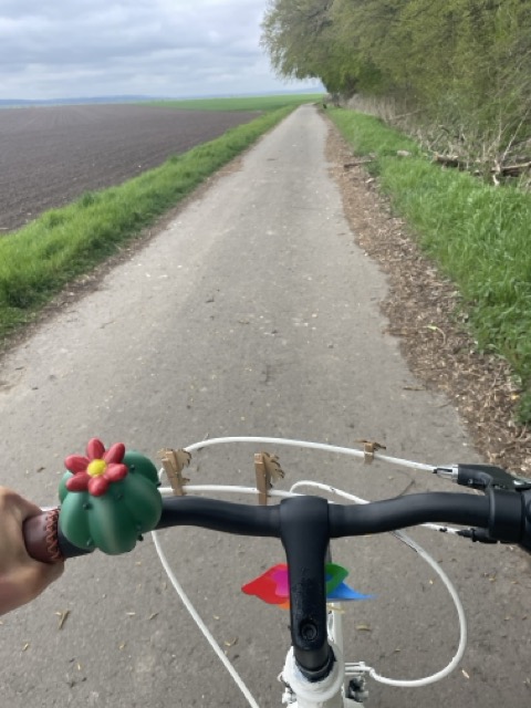 Es ist kalt Fahrrad zu fahren