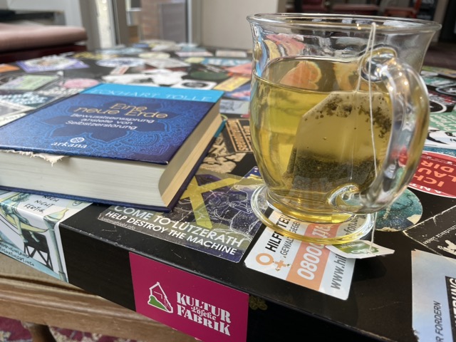 Einen grünen Tee in der kreuz.bar Hildesheim trinken