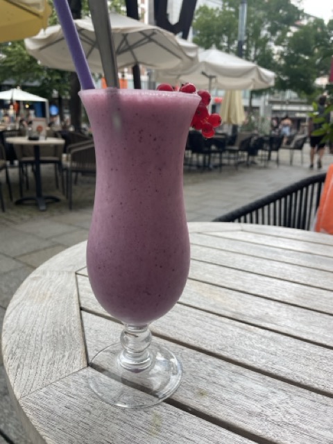 Milchshake trinken